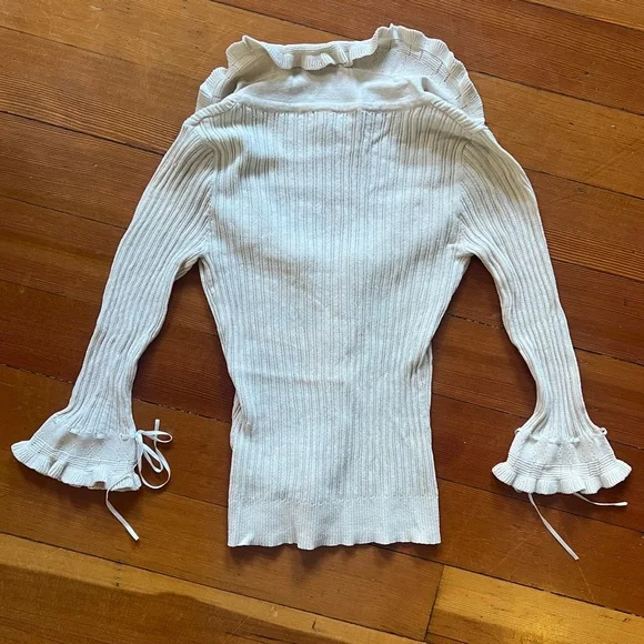 🕊️Vintage // Ruffle Knit Top🕊️ - Picture 8 of 8